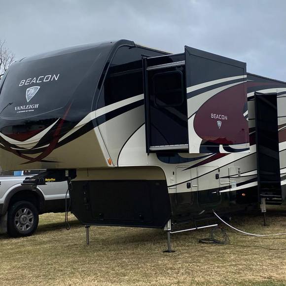 Meet your Posher, Clay - Picture 1 of 1